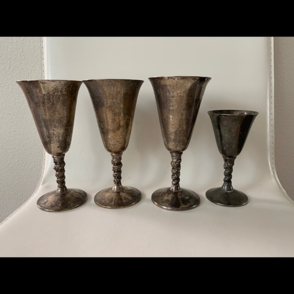 Glasses - Picture 1 of 5